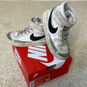 NIKE Blazer Mid ‘77 12c White/ Black-team orange